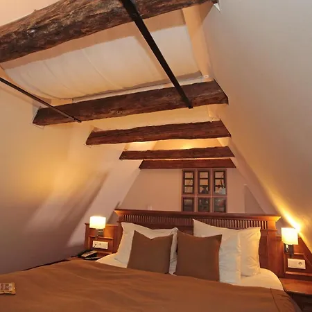 Romantik Scheelehof Отель Штральзунд