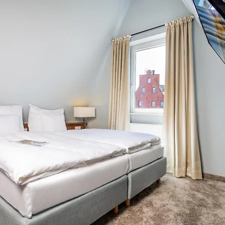 Romantik Scheelehof Отель Штральзунд