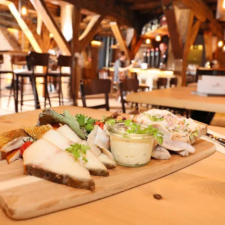 Отель Romantik Scheelehof Штральзунд