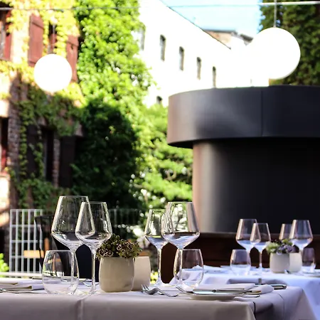 Romantik Scheelehof Штральзунд