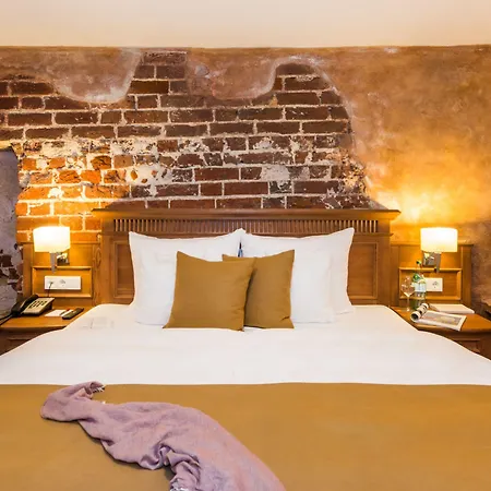 Romantik Scheelehof Штральзунд