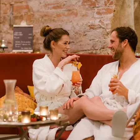 Romantik Scheelehof Штральзунд